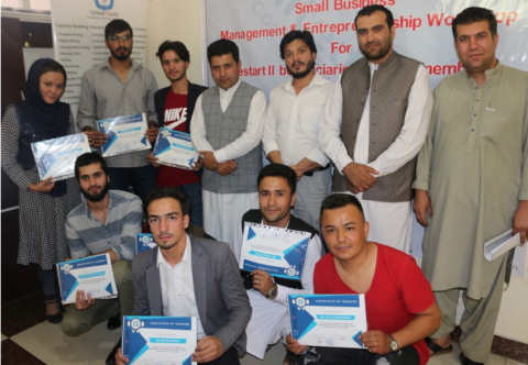 Die Teilnehmer/innen eines von IOM organisierten Business Trainings in Kabul am 19.07.2018. Drei von ihnen sind mit Unterstützung des Projektes RESTART II aus Österreich nach Afghanistan zurückgekehrt. © IOM 2018